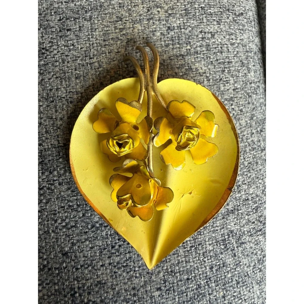 Vintage 1940s Gold Tone Enamel Floral Leaf Brooch Mid Century